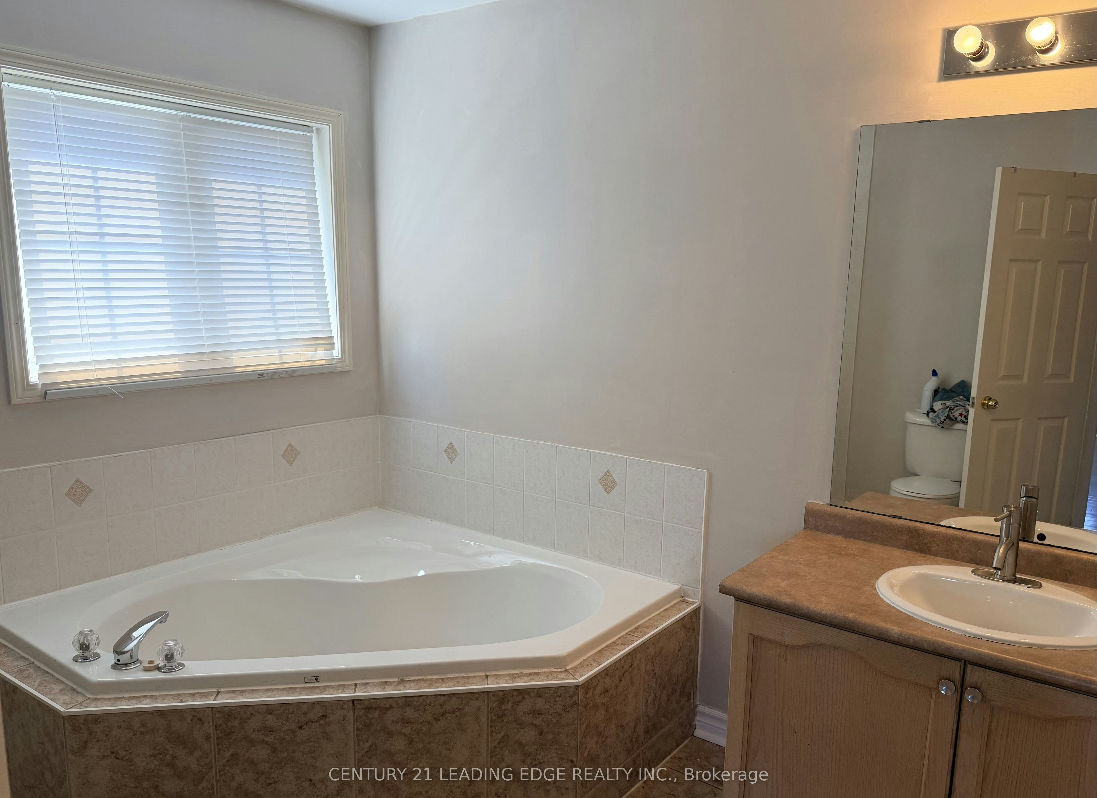 1553 Avonmore Square, Pickering, ON, L1V 7H5 - 24