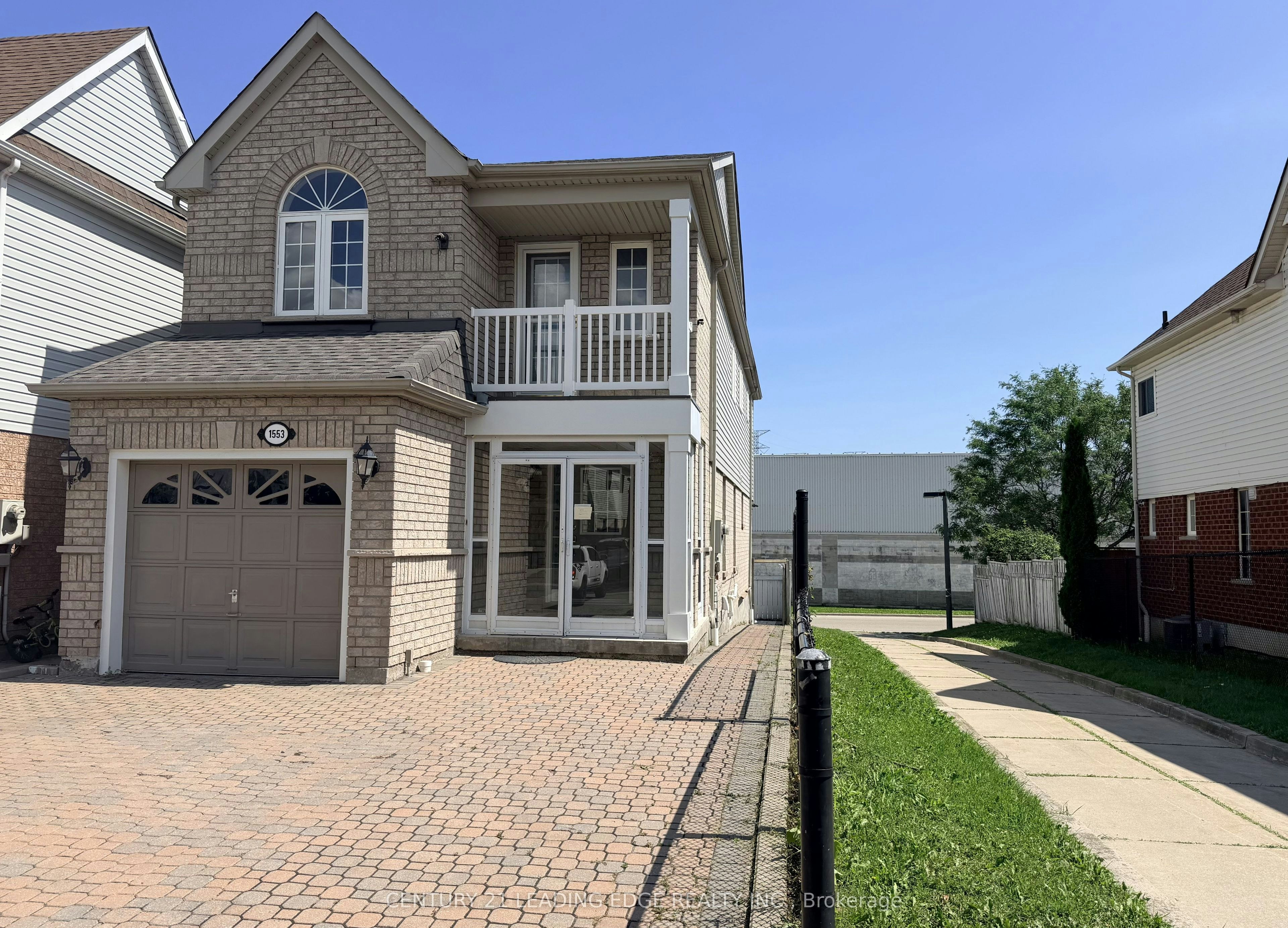 1553 Avonmore Square, Pickering, ON, L1V 7H5 - 3