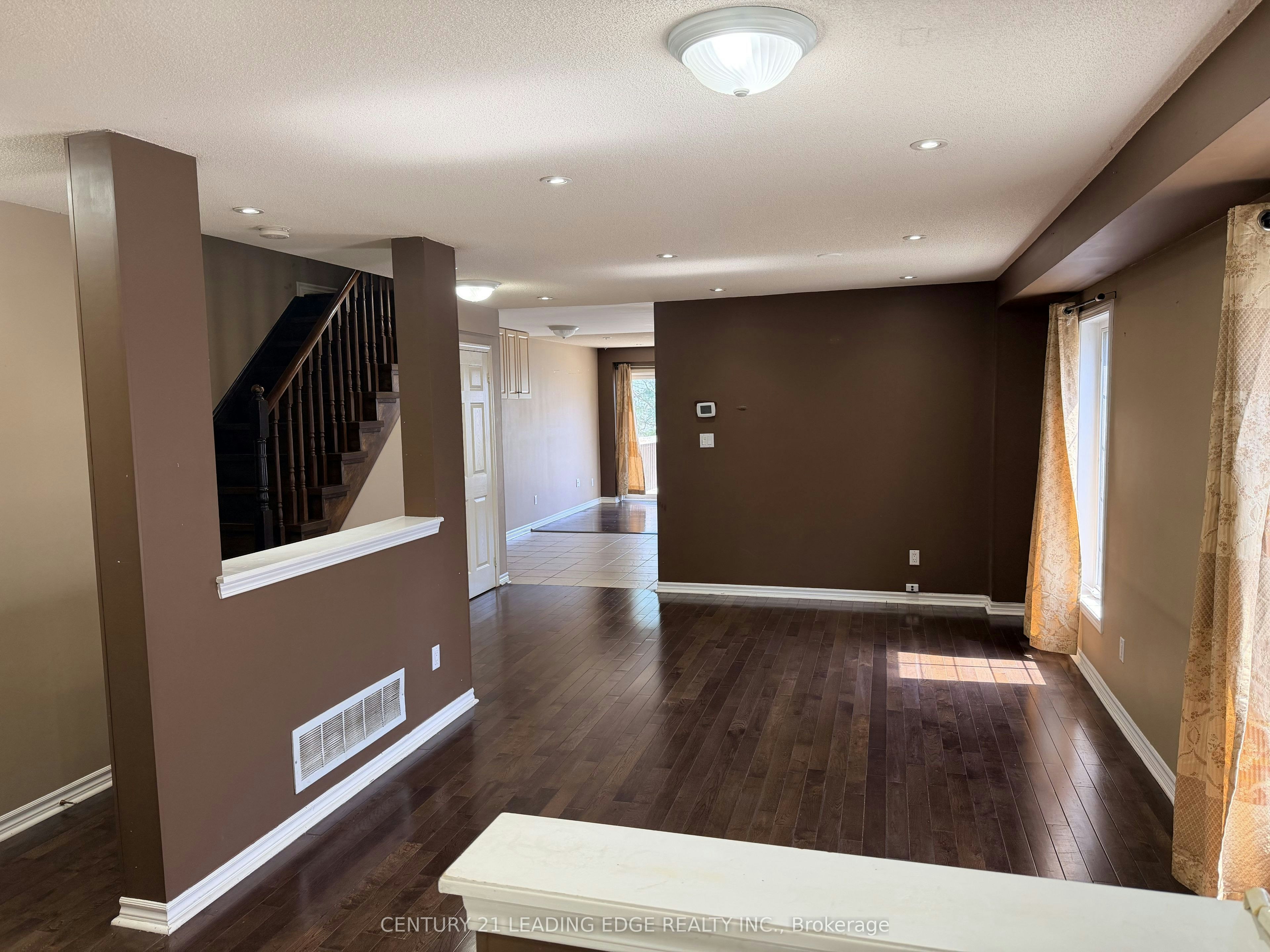1553 Avonmore Square, Pickering, ON, L1V 7H5 - 6