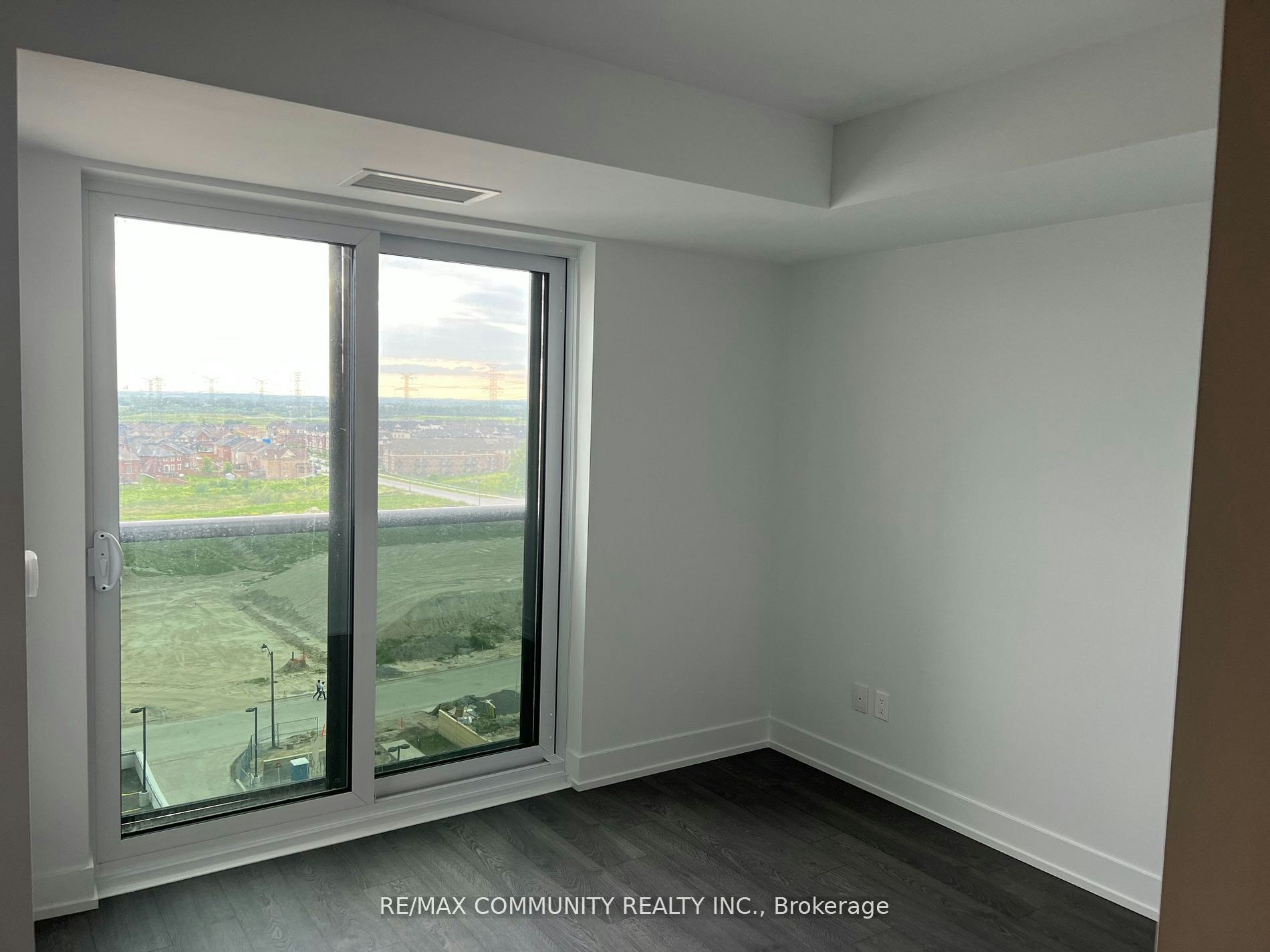 903-2550 Simcoe Street N, Oshawa, ON, L1L 0R5 - 5
