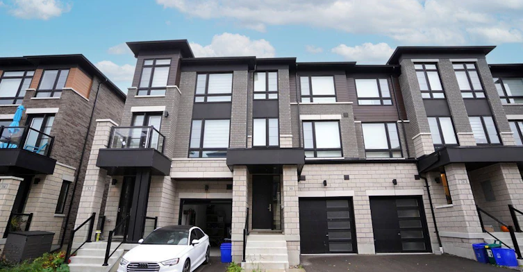 30 Lake Trail Way, Whitby, ON, L1M 0E5