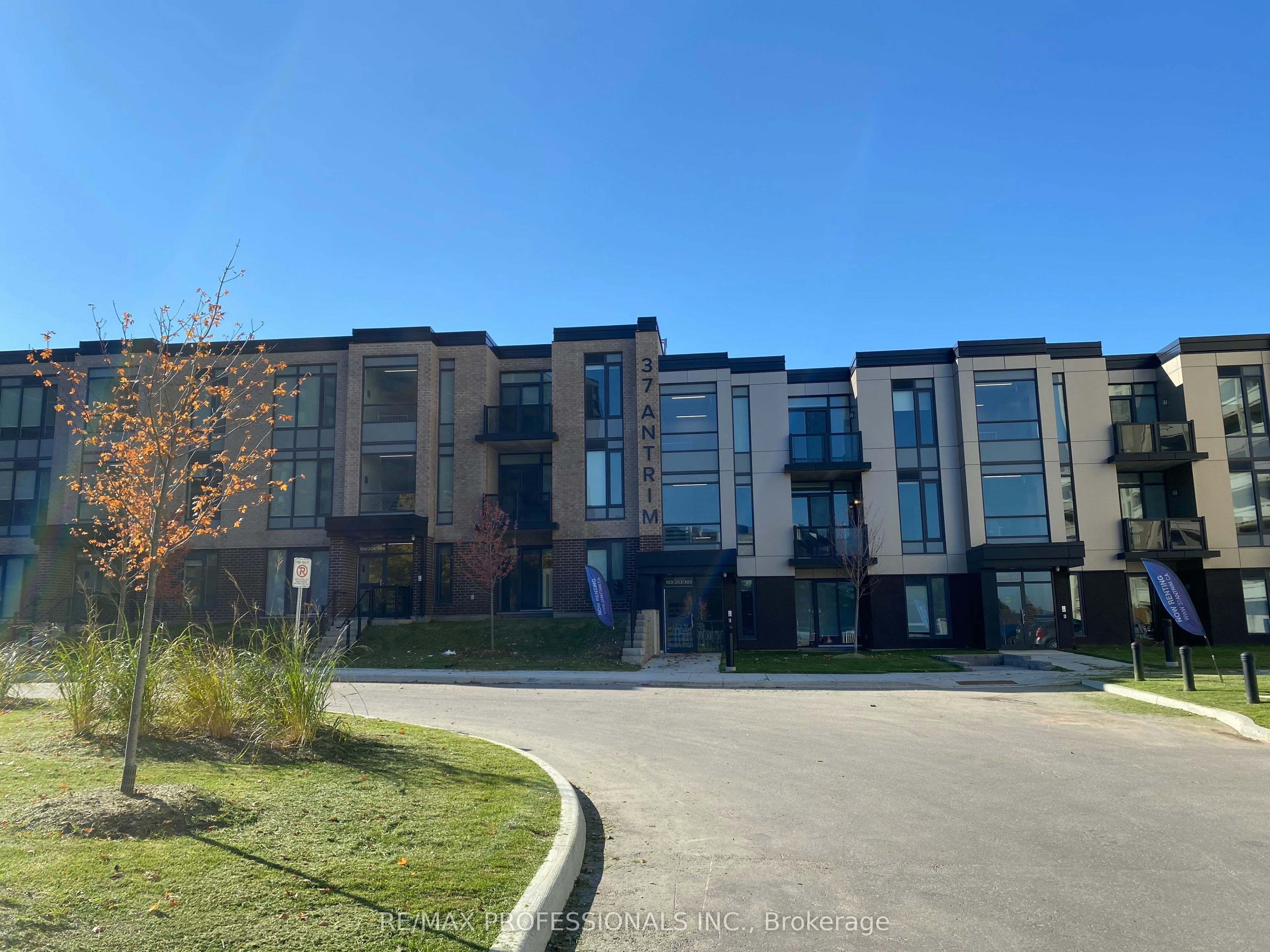 101-37 Antrim Crescent, Toronto, ON, M1P 0E8