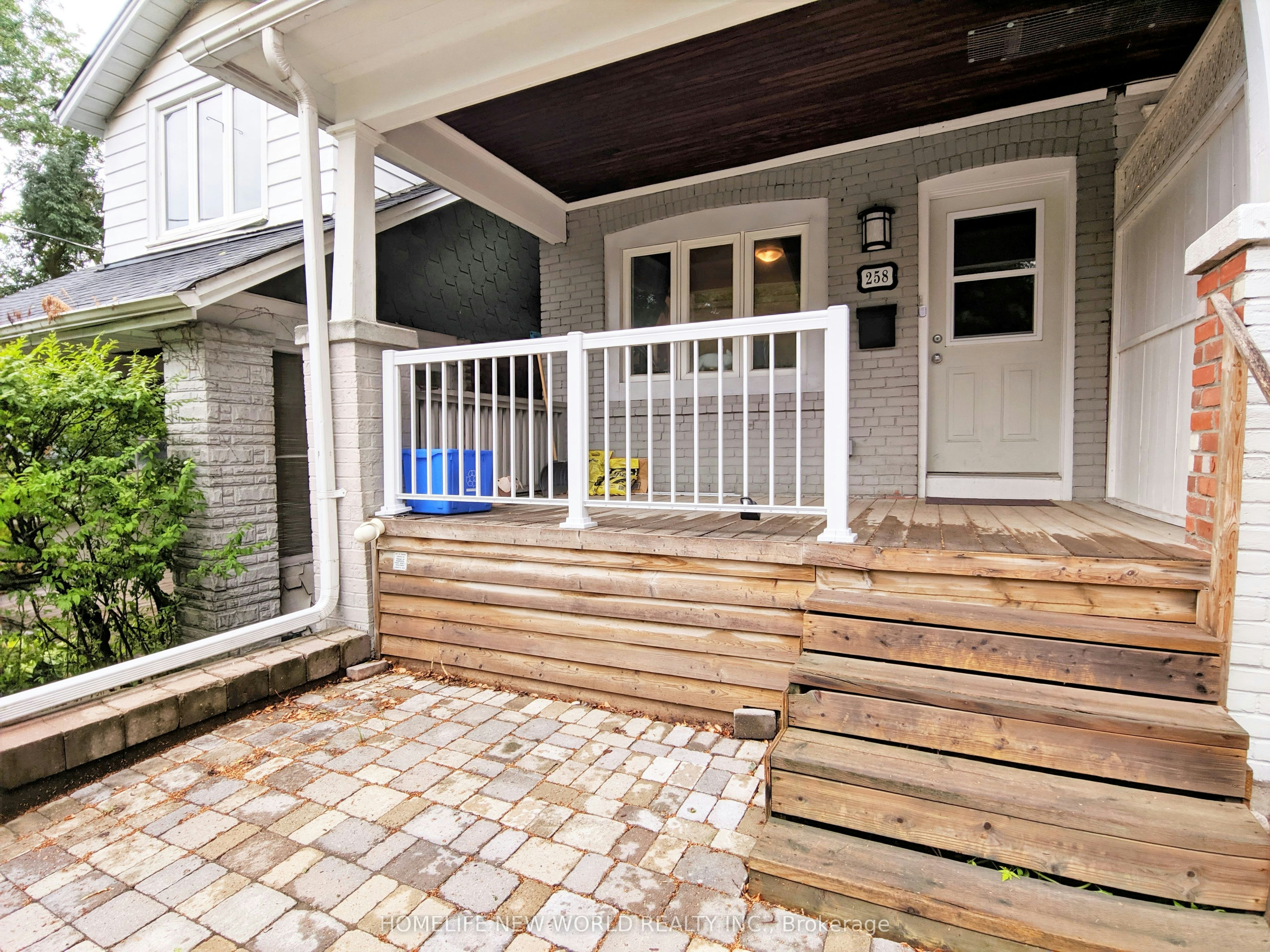 2-258 Kenilworth Avenue, Toronto, ON, M4L 3S8 - 13
