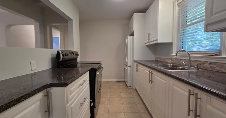 Main-544 Mary Street E, Whitby, ON, L1N 2R3 - 6