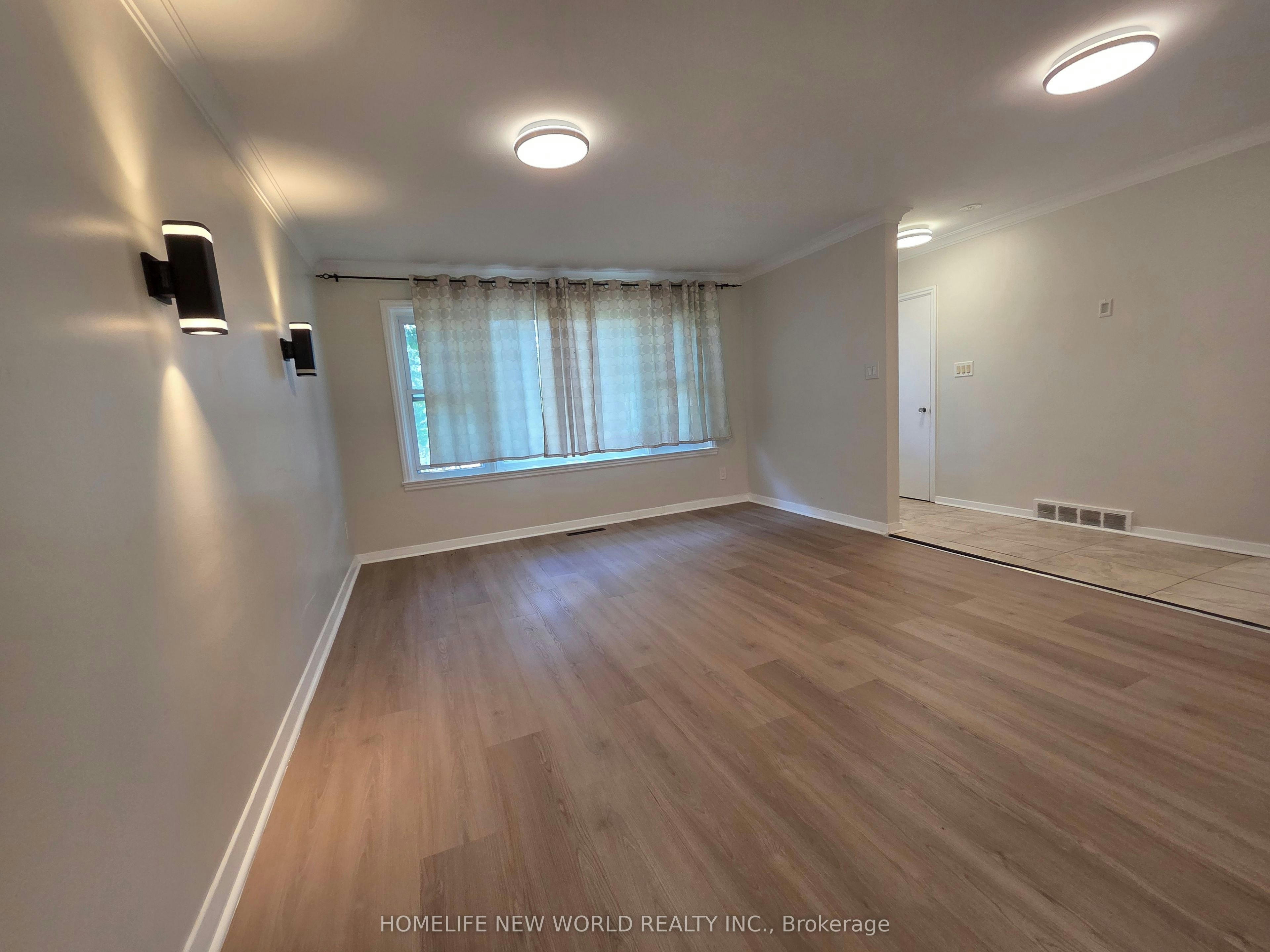 Main-544 Mary Street E, Whitby, ON, L1N 2R3 - 3