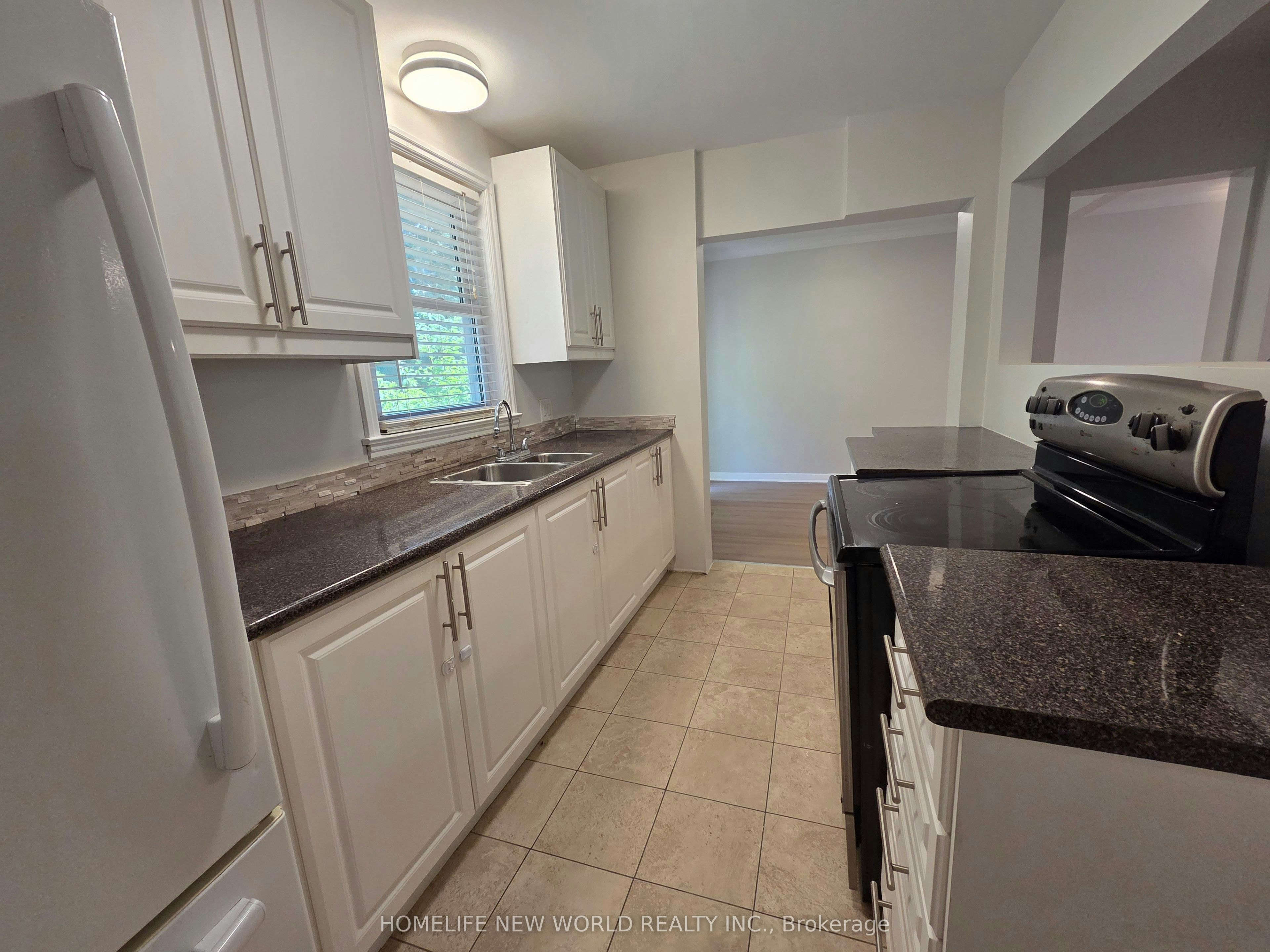 Main-544 Mary Street E, Whitby, ON, L1N 2R3 - 7