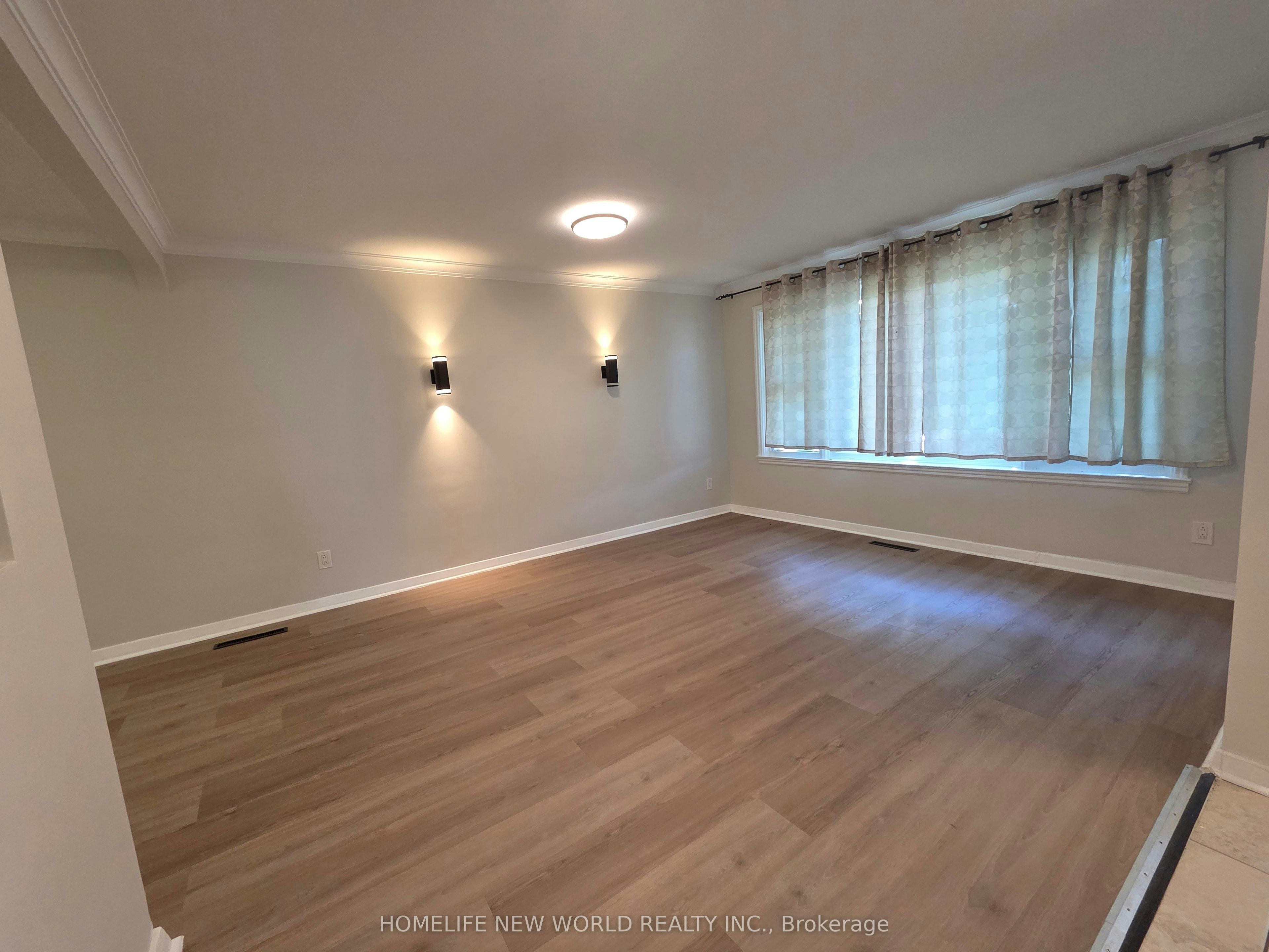 Main-544 Mary Street E, Whitby, ON, L1N 2R3 - 4