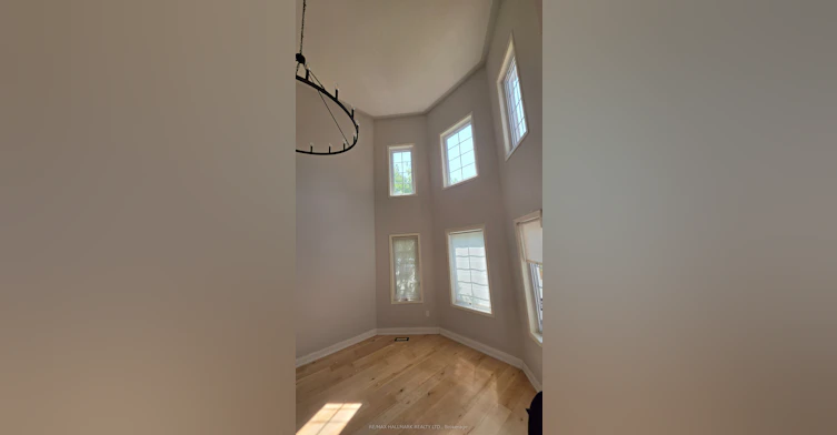 39 Pogson Drive, Whitby, ON, L1R 2H9 - 4