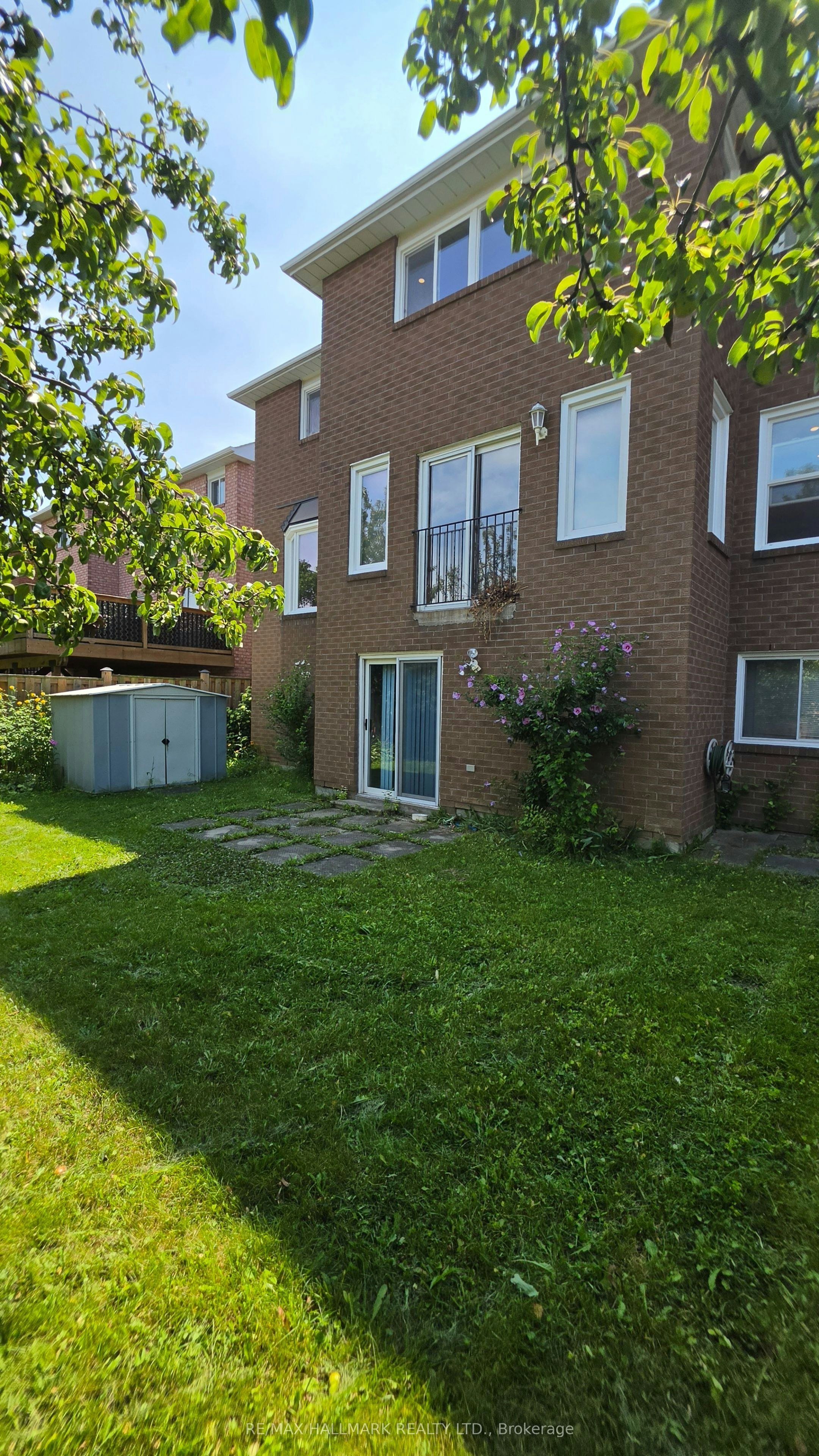 39 Pogson Drive, Whitby, ON, L1R 2H9 - 38