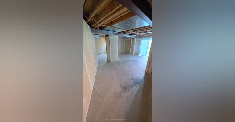 39 Pogson Drive, Whitby, ON, L1R 2H9 - 31