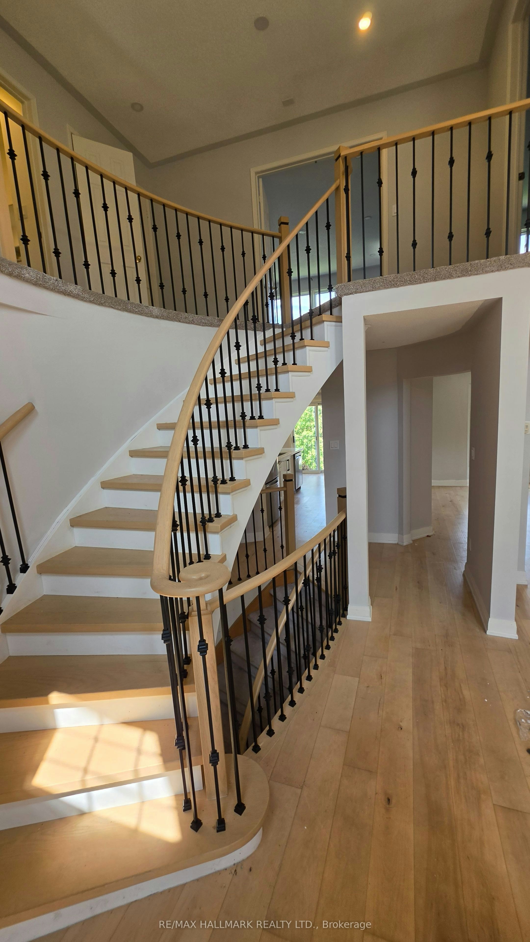 39 Pogson Drive, Whitby, ON, L1R 2H9 - 7