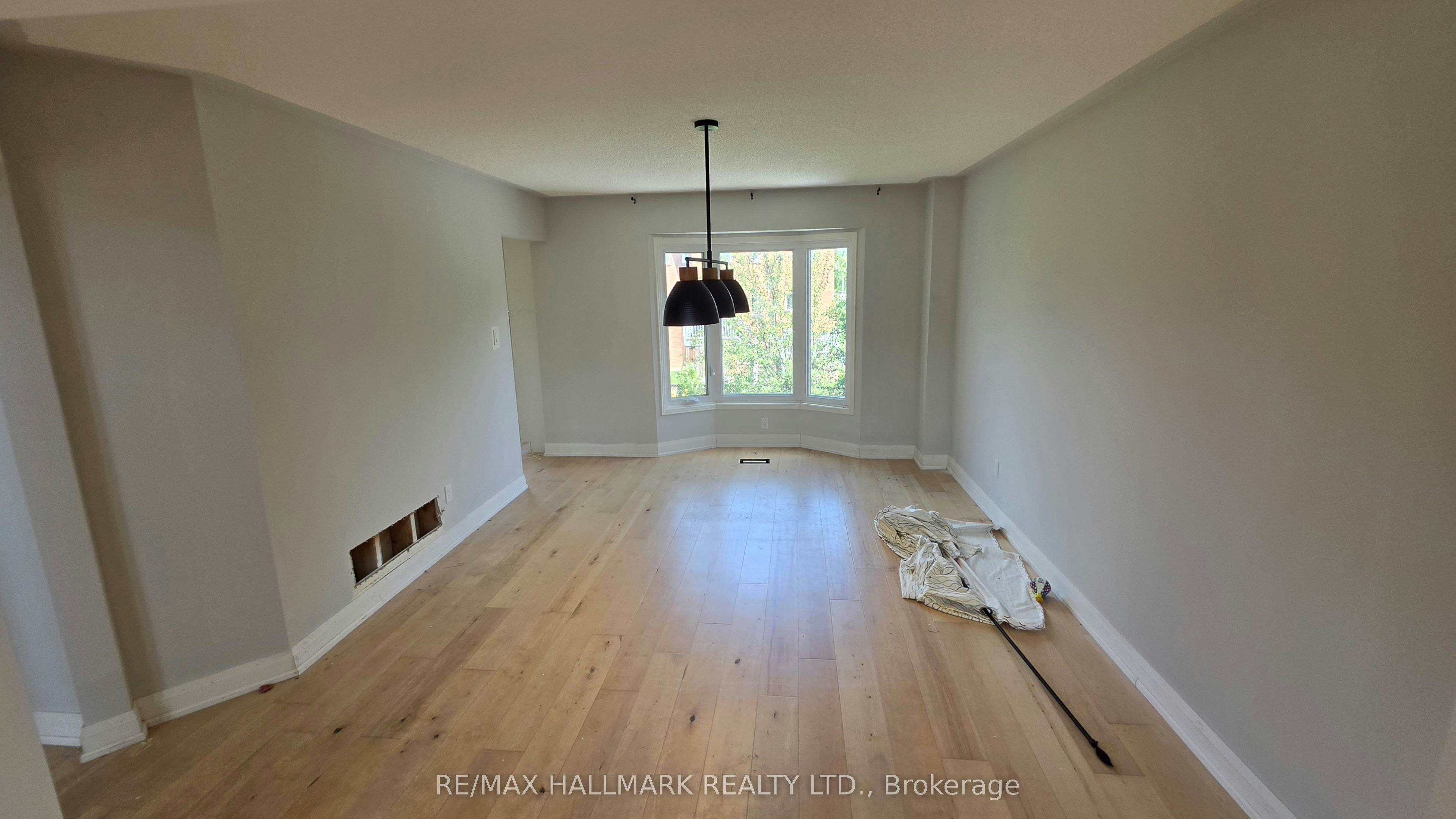 39 Pogson Drive, Whitby, ON, L1R 2H9 - 8