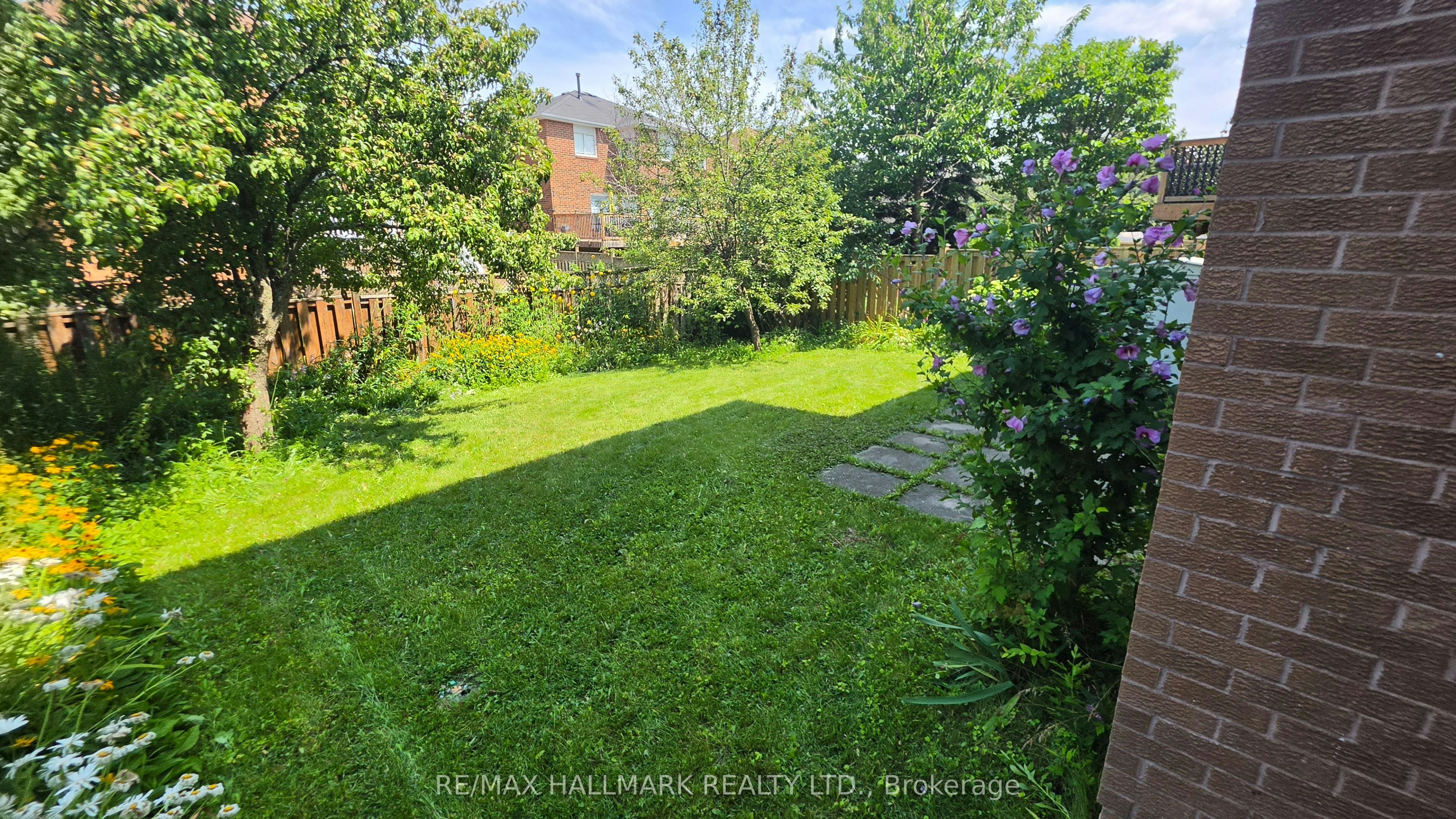 39 Pogson Drive, Whitby, ON, L1R 2H9 - 40