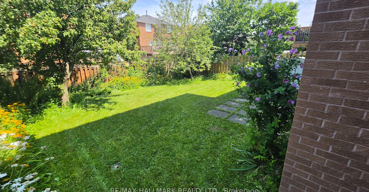 39 Pogson Drive, Whitby, ON, L1R 2H9 - 40