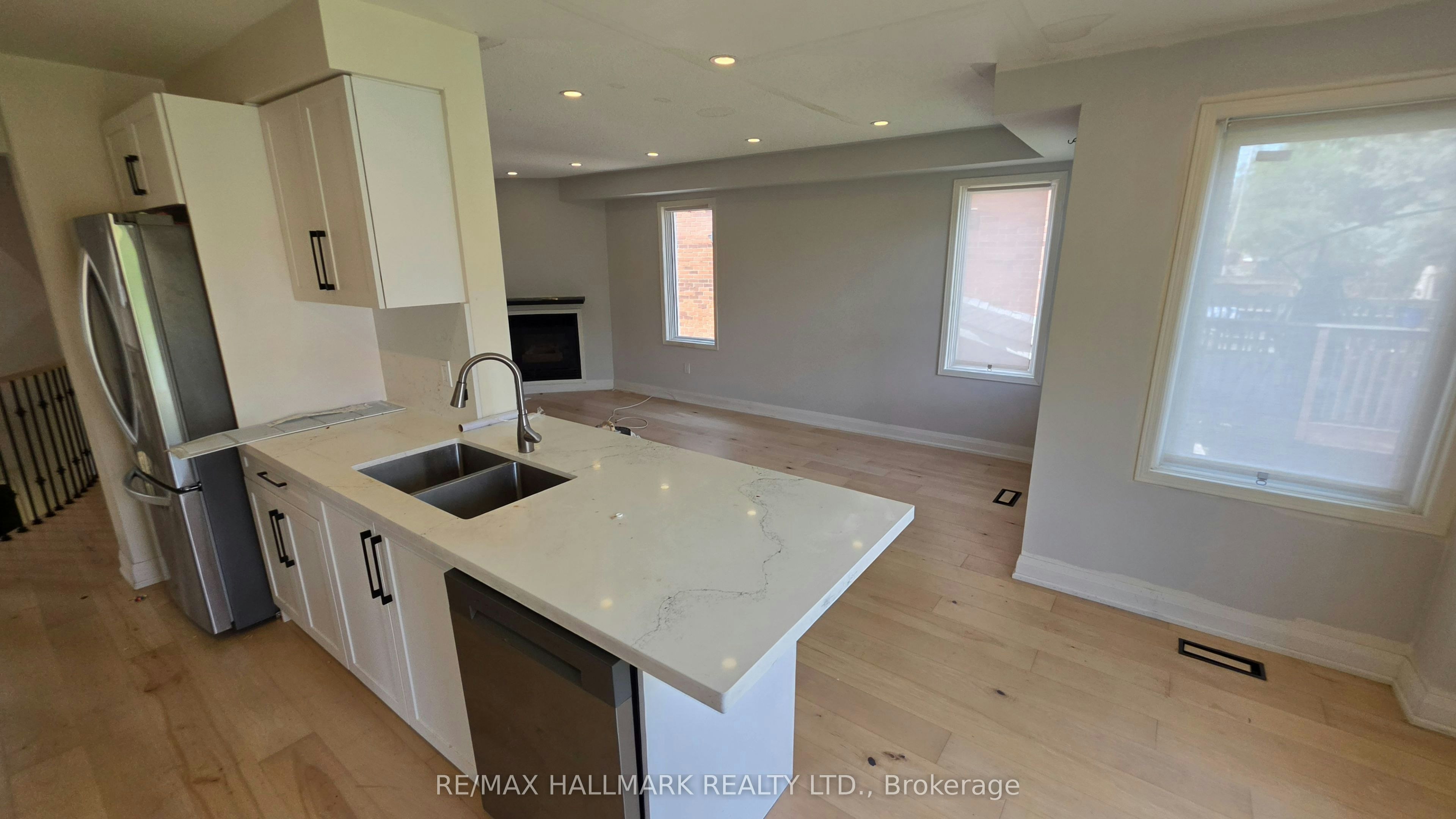 39 Pogson Drive, Whitby, ON, L1R 2H9 - 10