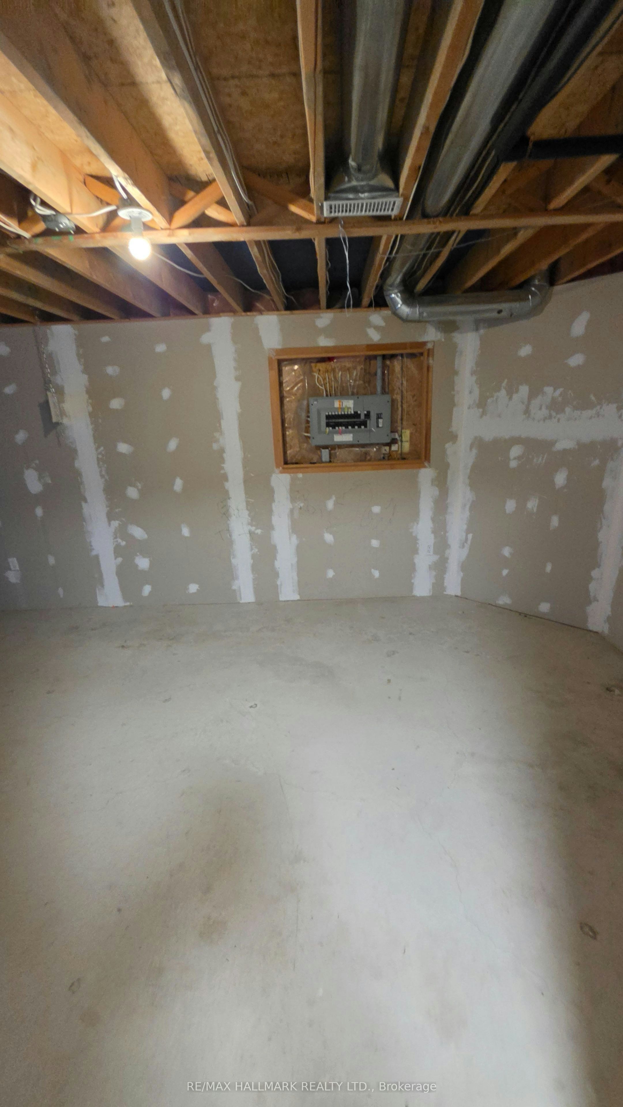 39 Pogson Drive, Whitby, ON, L1R 2H9 - 32