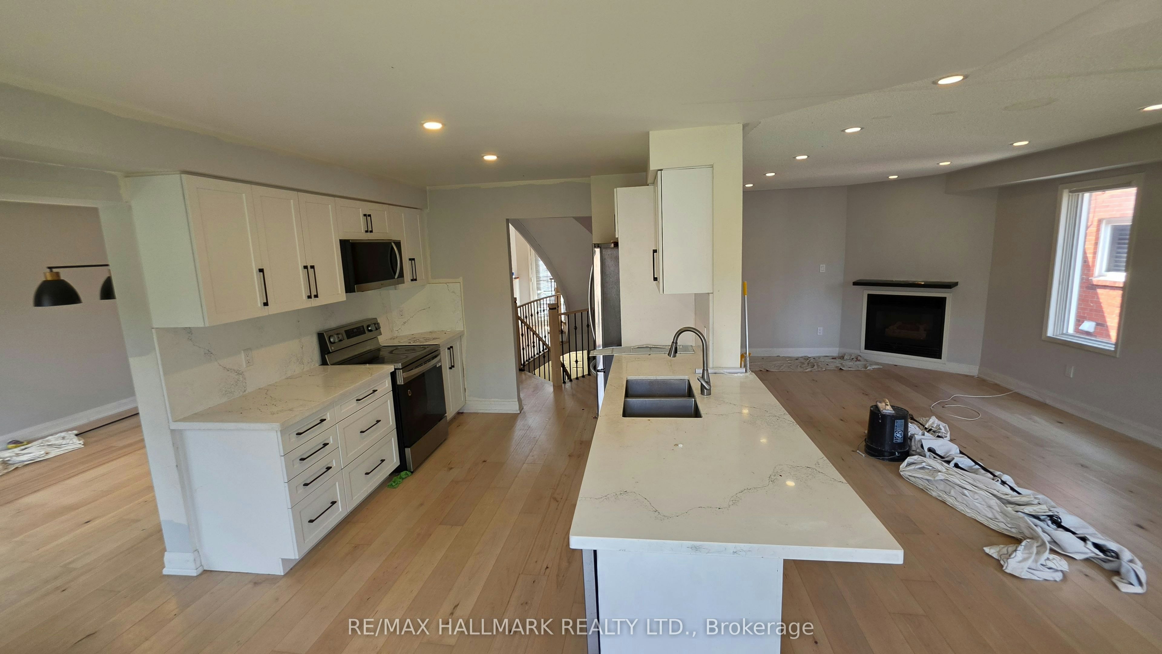 39 Pogson Drive, Whitby, ON, L1R 2H9 - 9