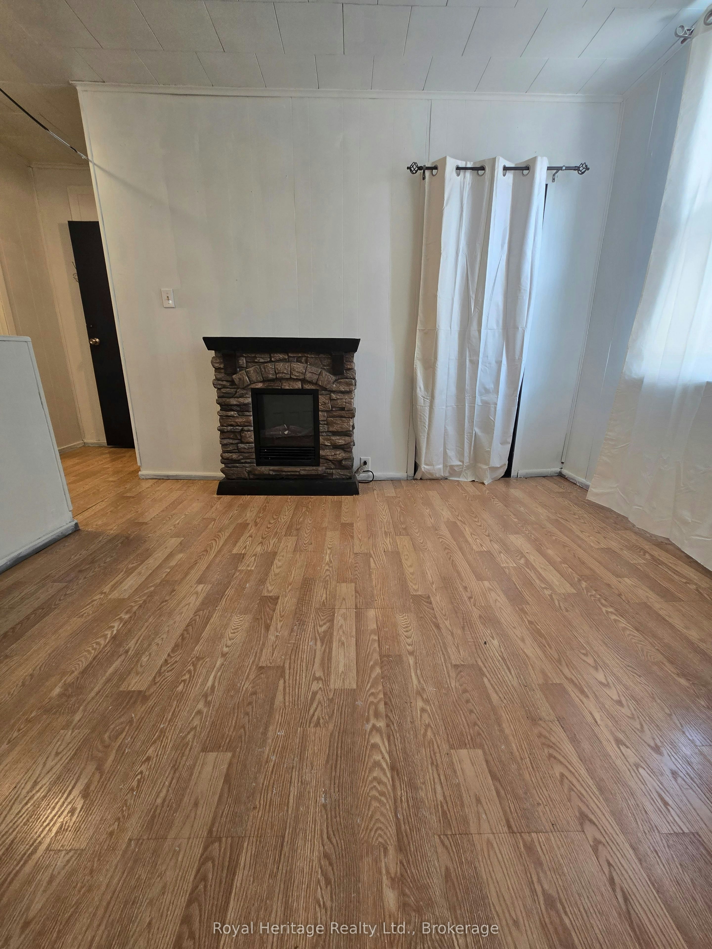 104 Centre Street N, Oshawa, ON, L1G 4B8 - 6