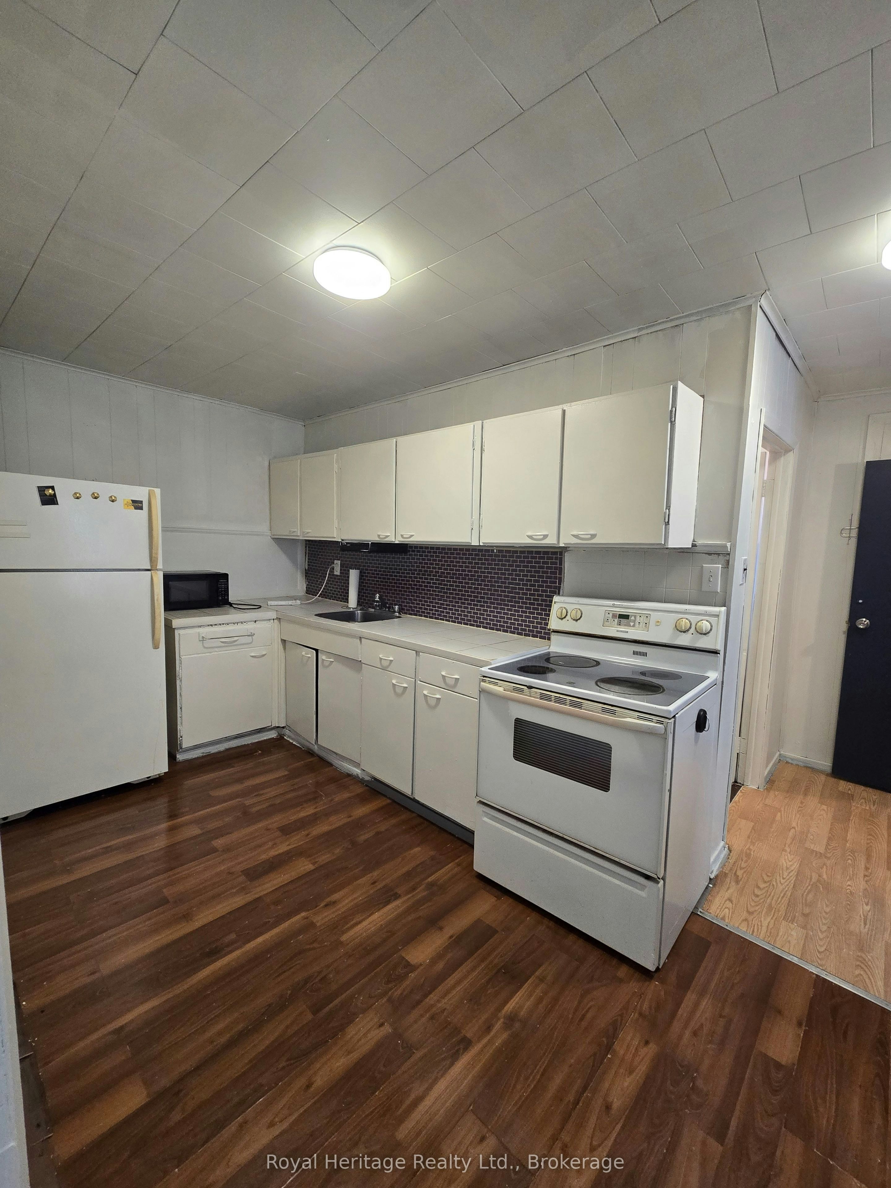 104 Centre Street N, Oshawa, ON, L1G 4B8 - 3