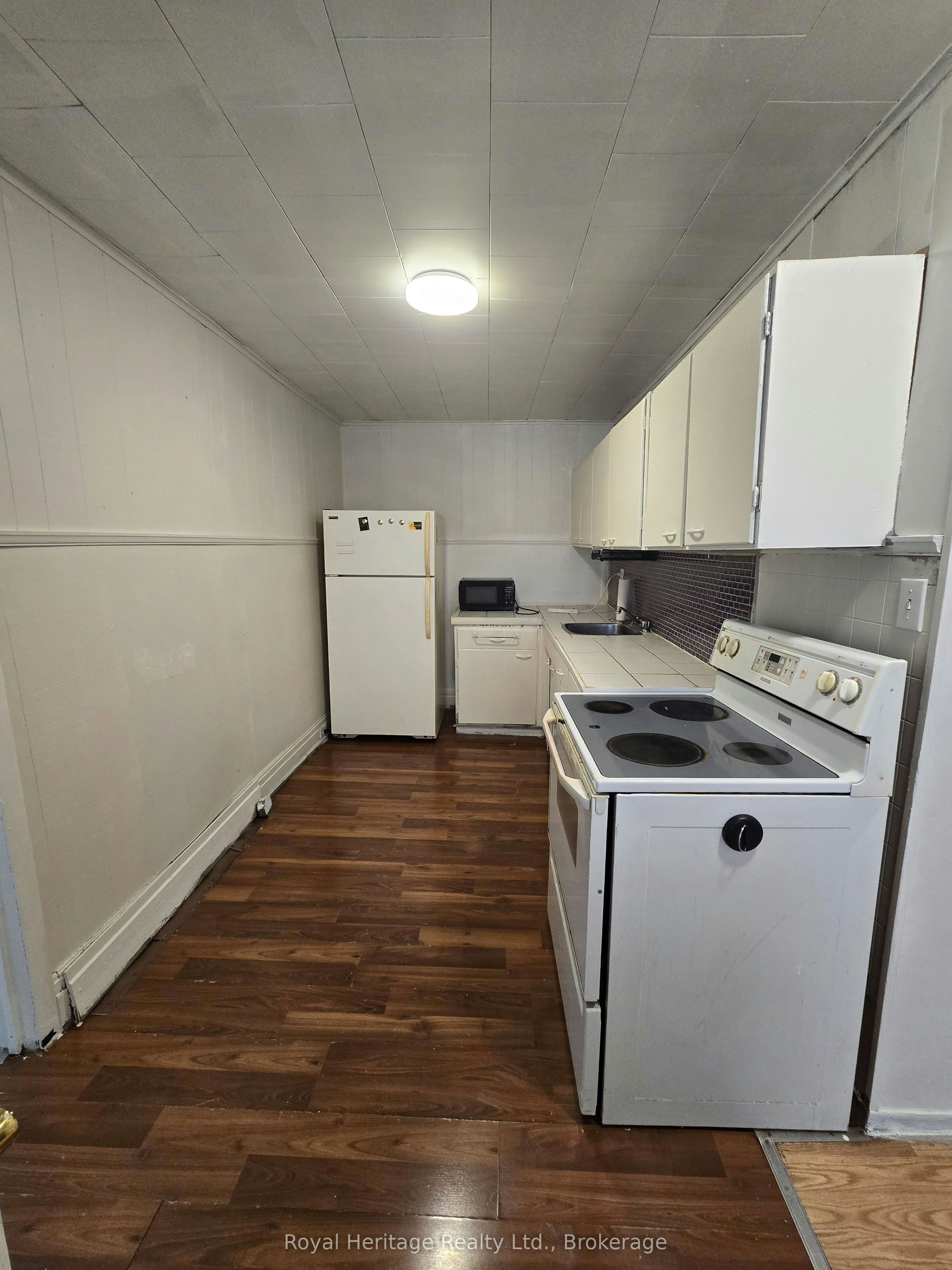 104 Centre Street N, Oshawa, ON, L1G 4B8 - 4
