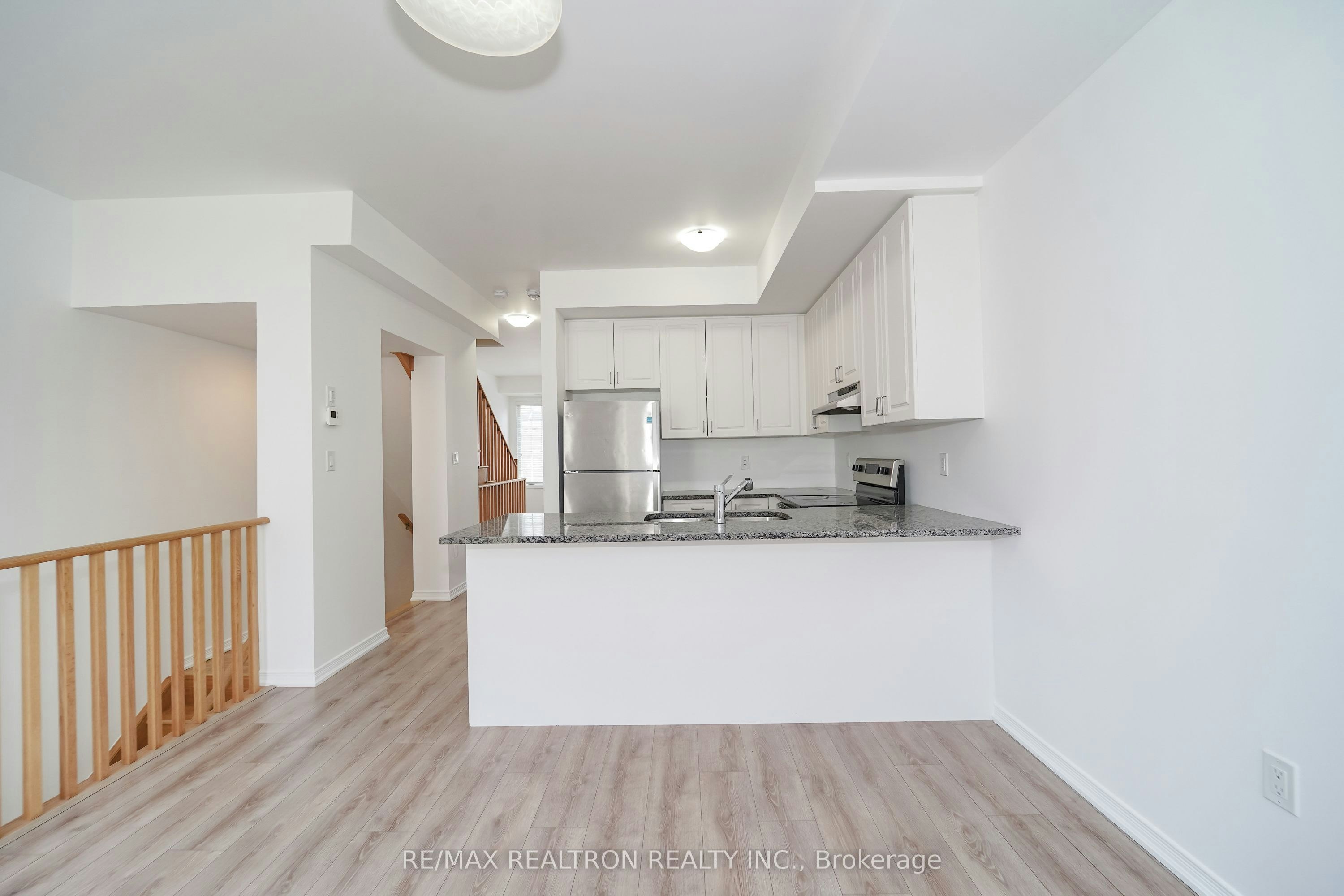 2560 Earleville Path, Oshawa, ON, L1L 0P9 - 9
