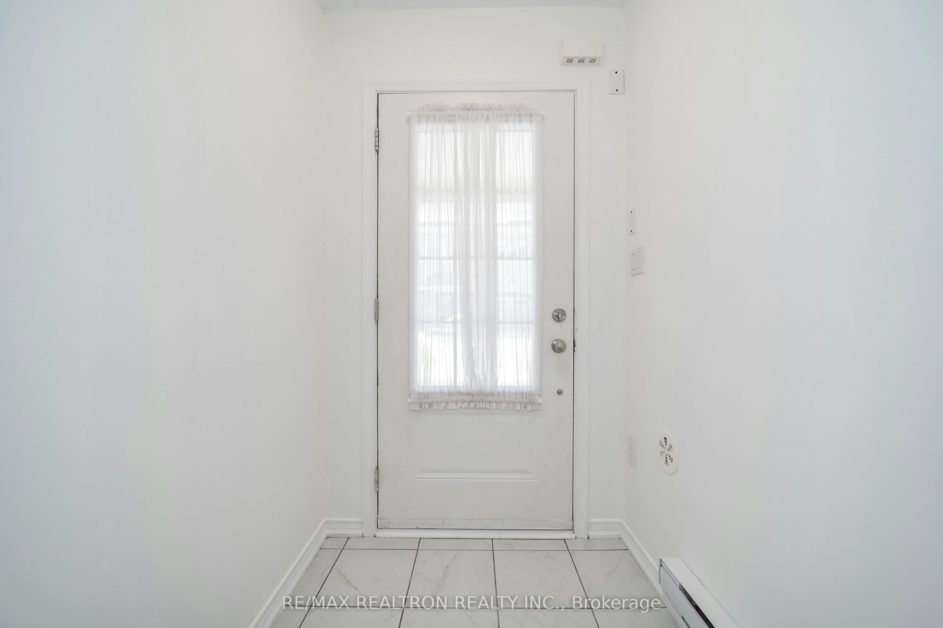 2560 Earleville Path, Oshawa, ON, L1L 0P9 - 3