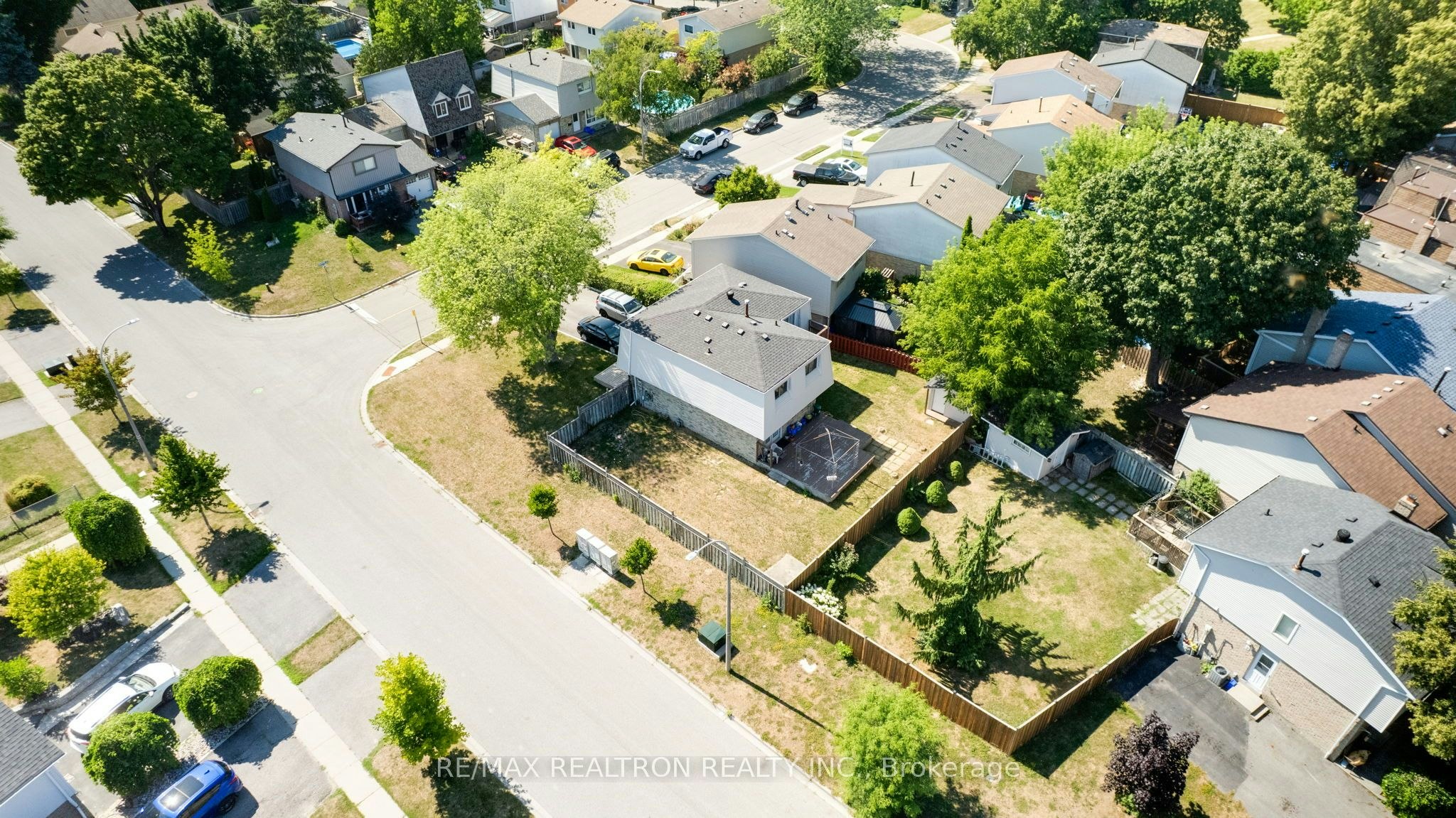 1 Harrison Court, Whitby, ON, L1N 6E2 - 27