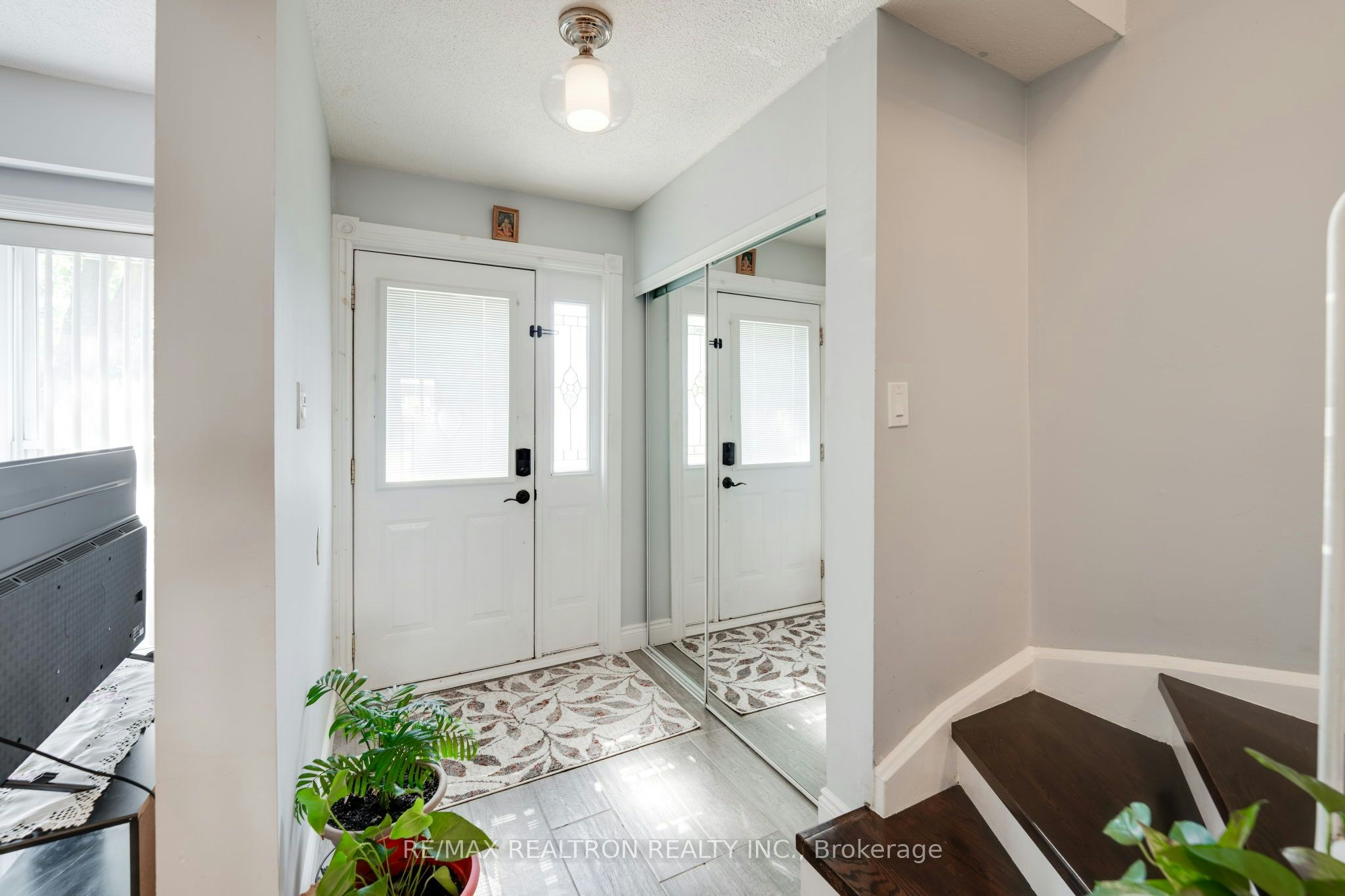 1 Harrison Court, Whitby, ON, L1N 6E2 - 4