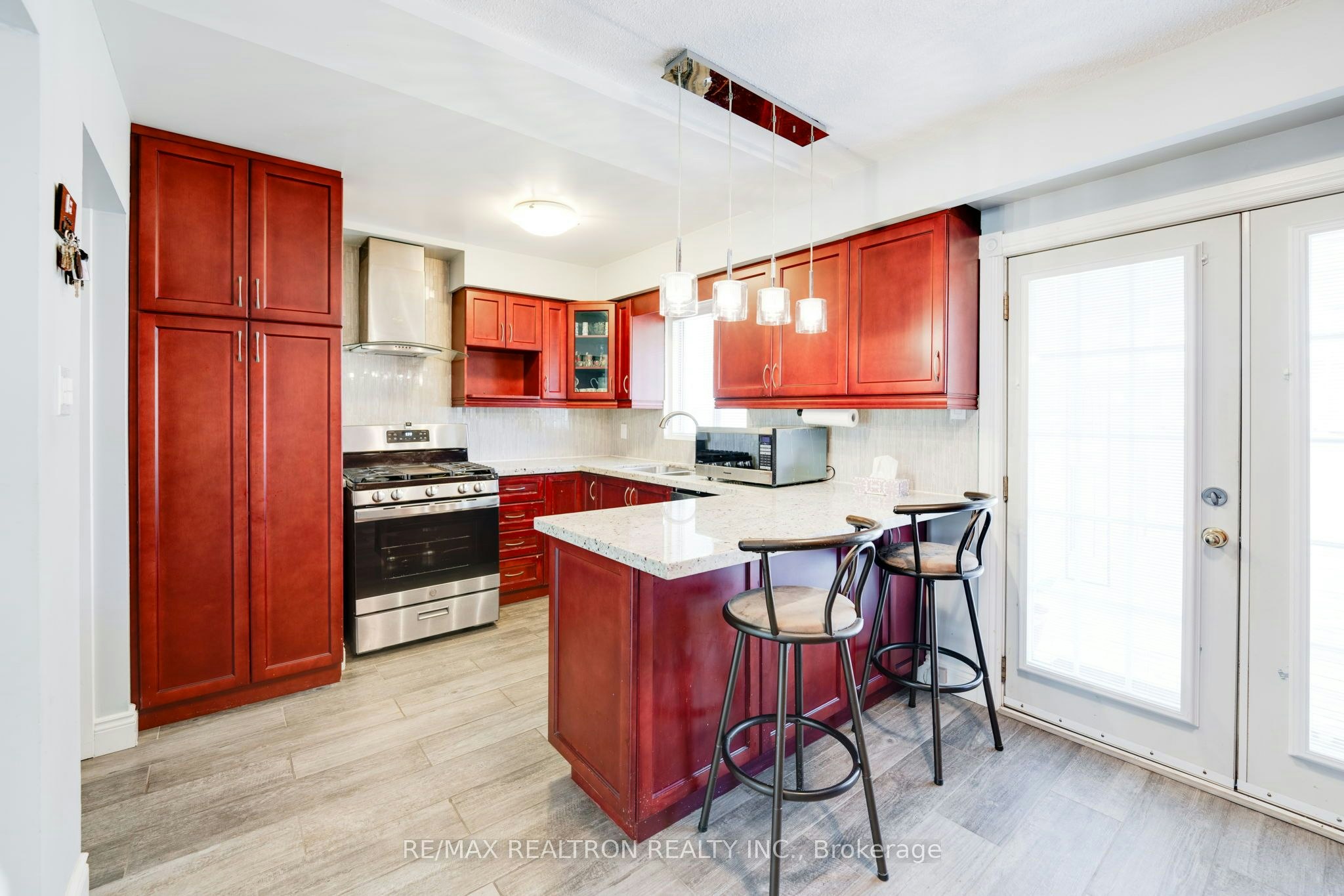 1 Harrison Court, Whitby, ON, L1N 6E2 - 9