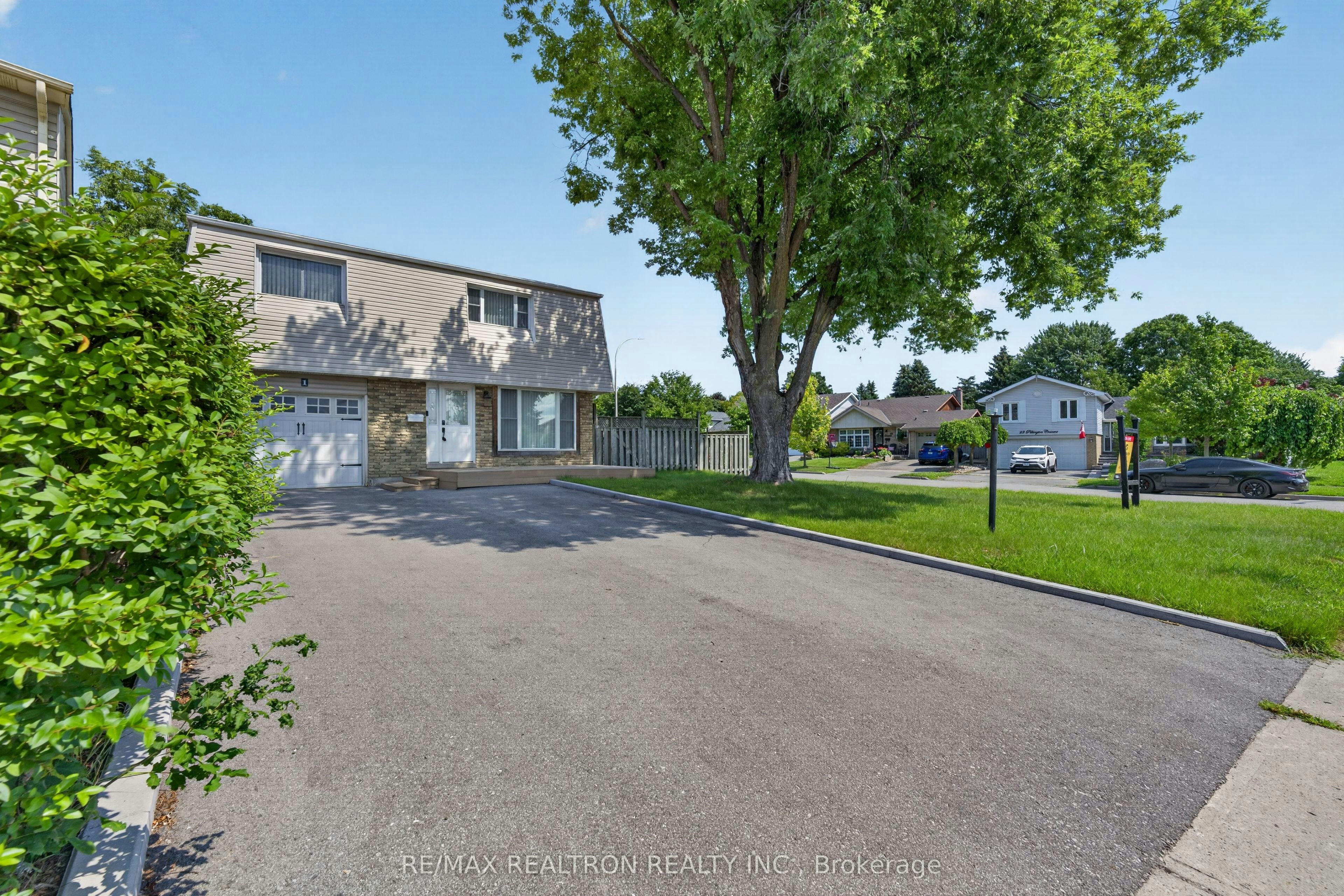 1 Harrison Court, Whitby, ON, L1N 6E2