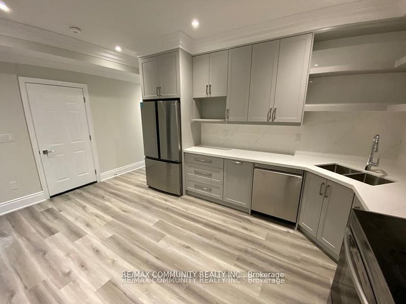 118 Queen Street, Whitby, ON, L1M 1C3 - 2