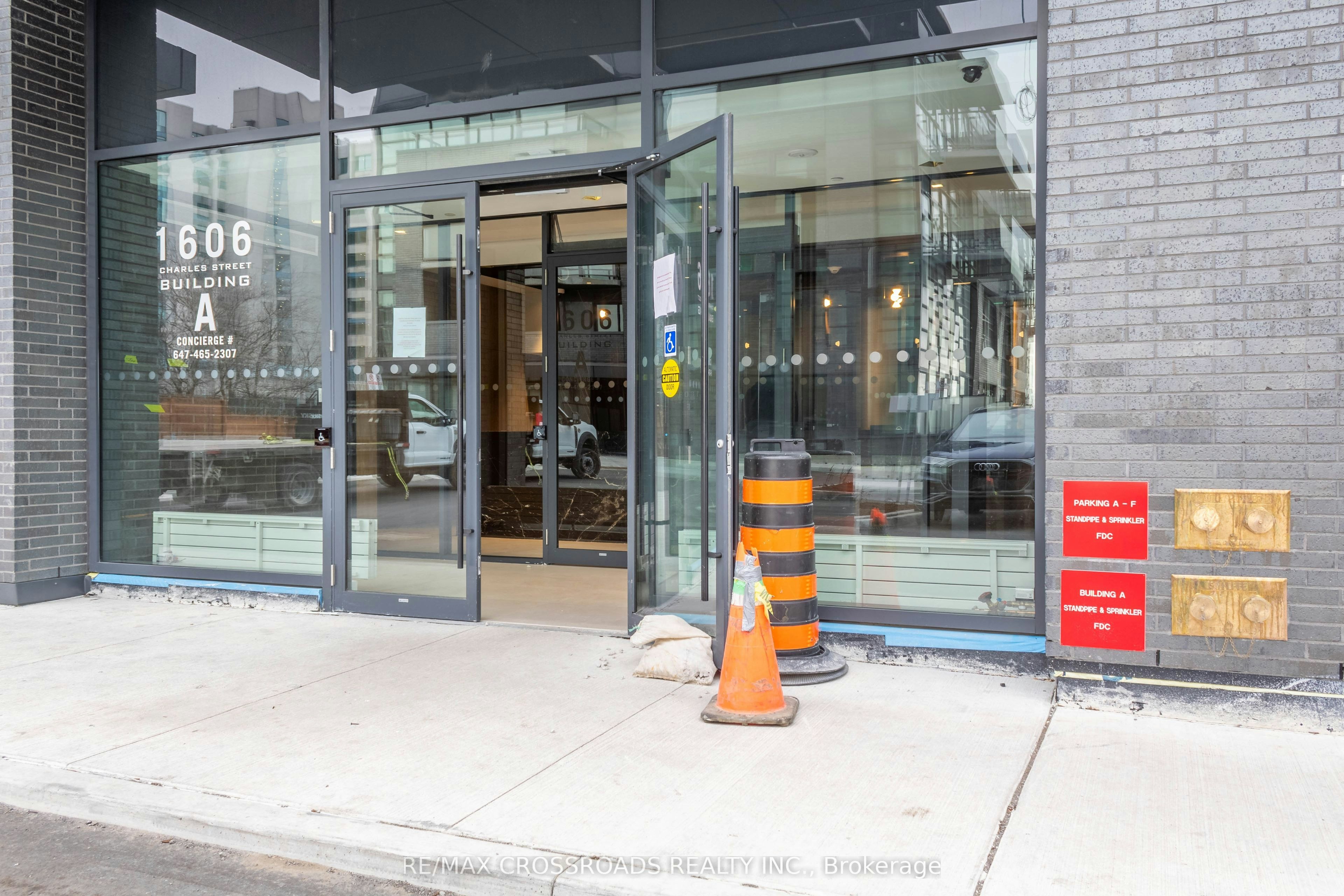 205-1606 Charles Street, Whitby, ON, L1N 0P1