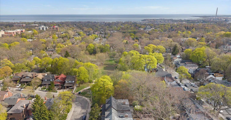 44 Beach View Crescent, Toronto, ON, M4E 2L5 - 45