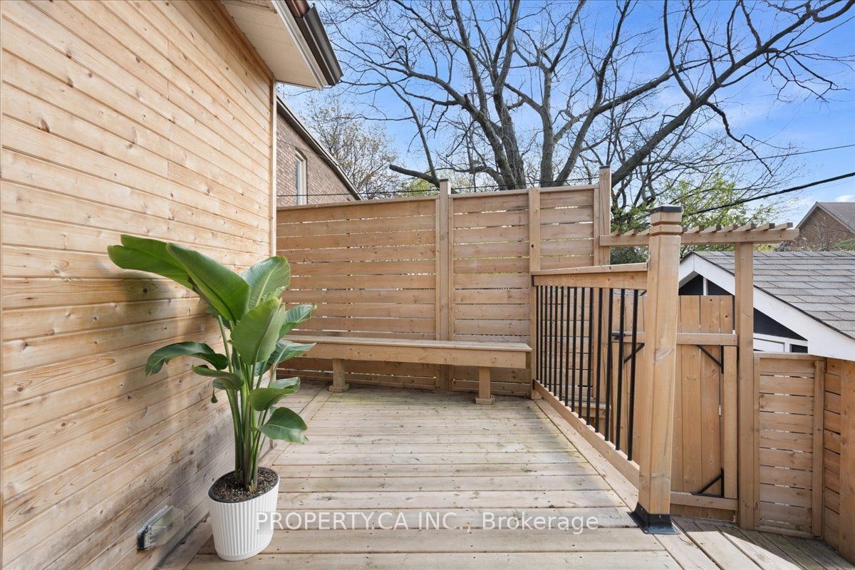44 Beach View Crescent, Toronto, ON, M4E 2L5 - 38
