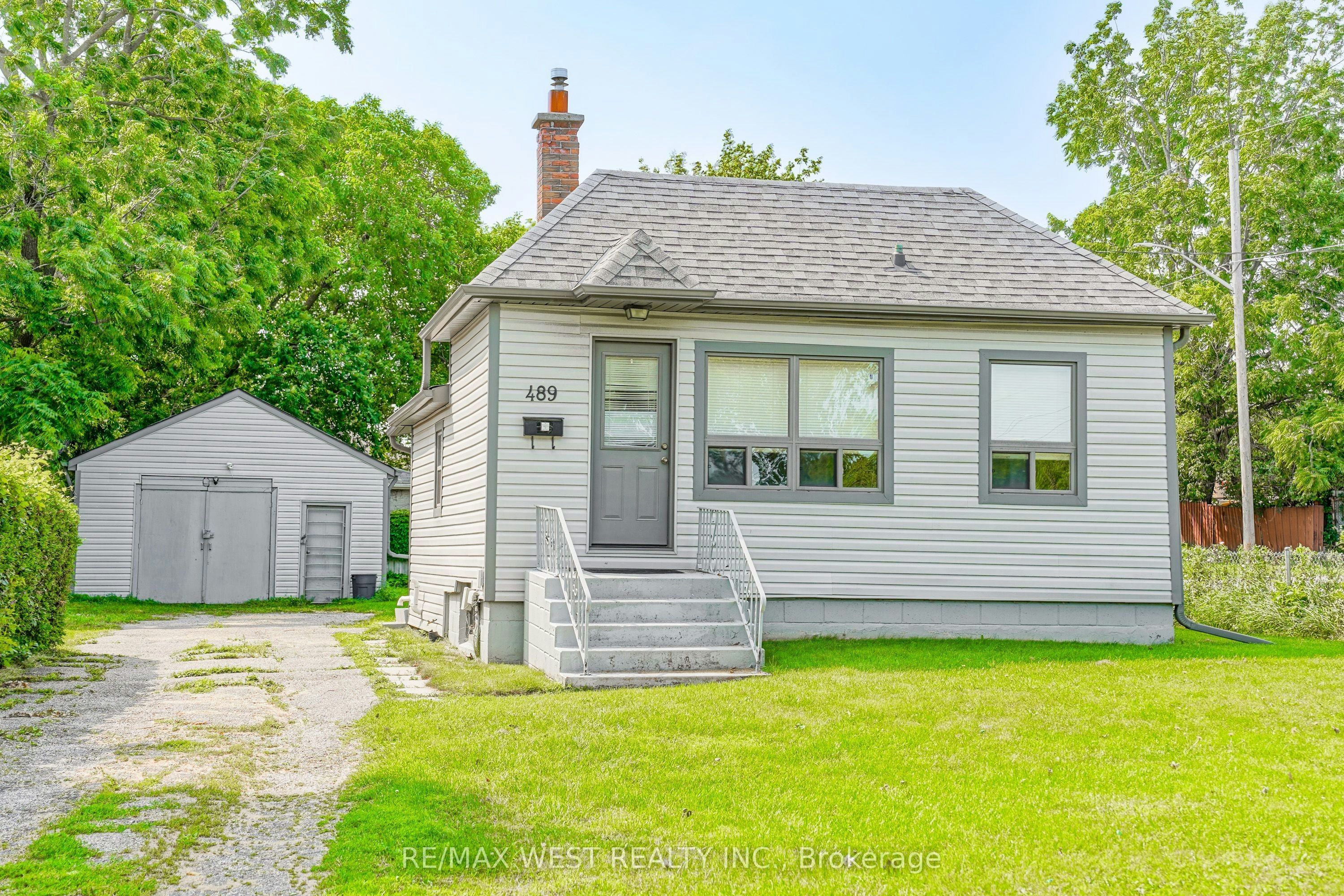 489 Dean Avenue, Oshawa, ON, L1H 3E6