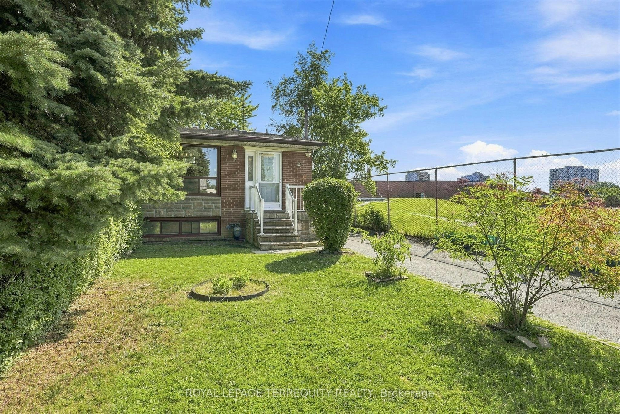 89 Benjamin Boulevard, Toronto, ON, M1K 3P2