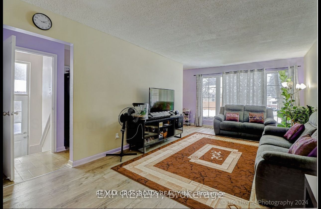 51 Santamonica Boulevard S, Toronto, ON, M1L 4H3