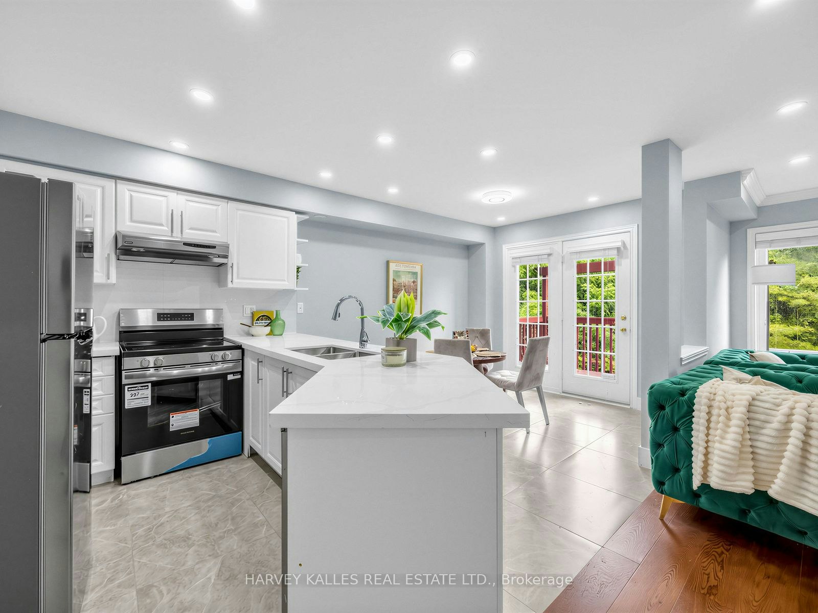 Main/Upper-2120 Erin Gate Boulevard, Pickering, ON, L1X 2V3 - 11