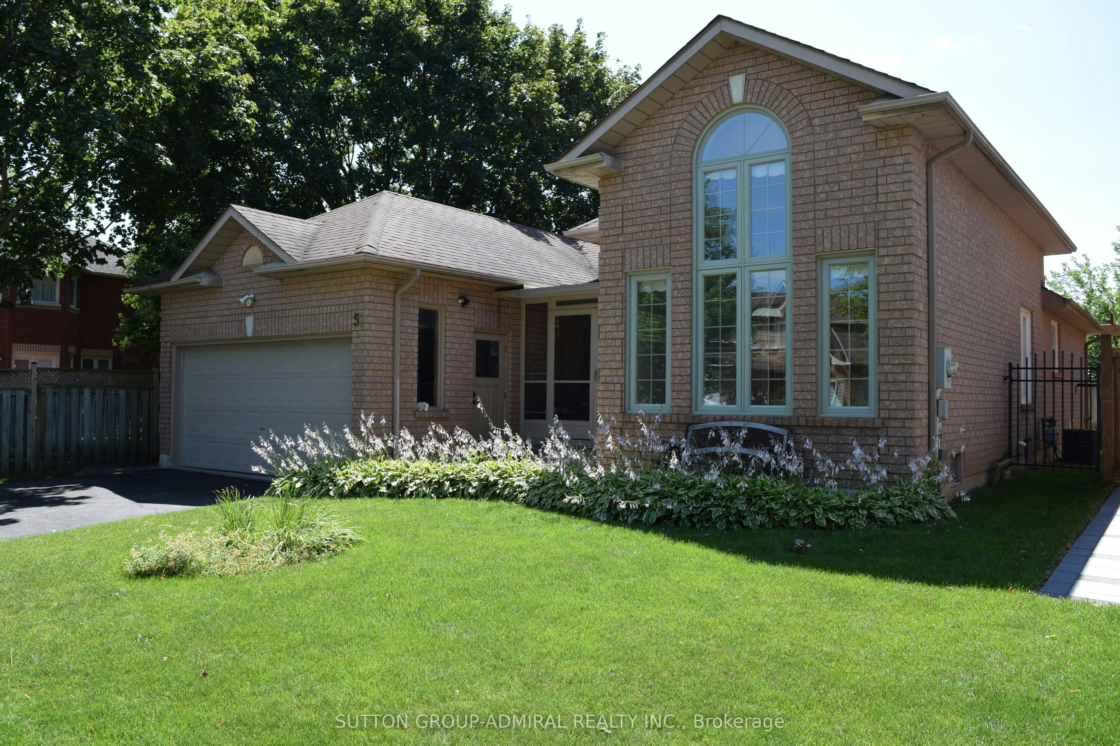51 Daines Drive, Whitby, ON, L1R 2E8