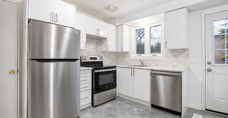 1098 Cedar Street, Oshawa, ON, L1J 3R9 - 6