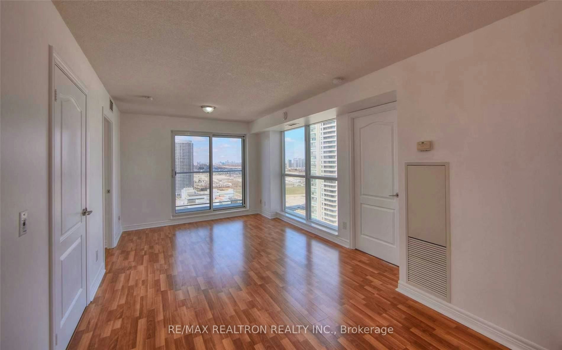 1602-60 Town Centre Court, Toronto, ON, M1P 0B1 - 3
