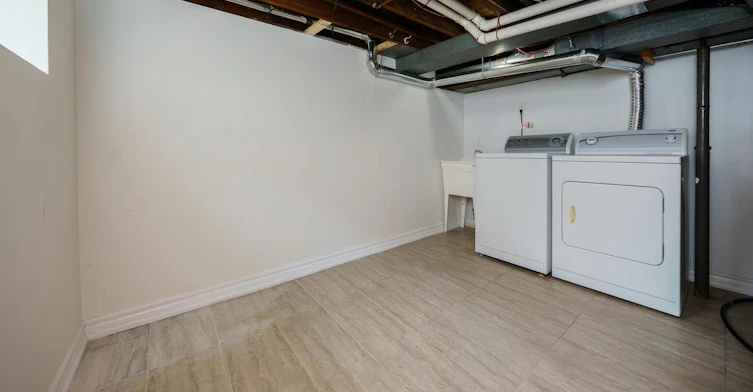 203 Hibbert Avenue, Oshawa, ON, L1J 1V4 - 24