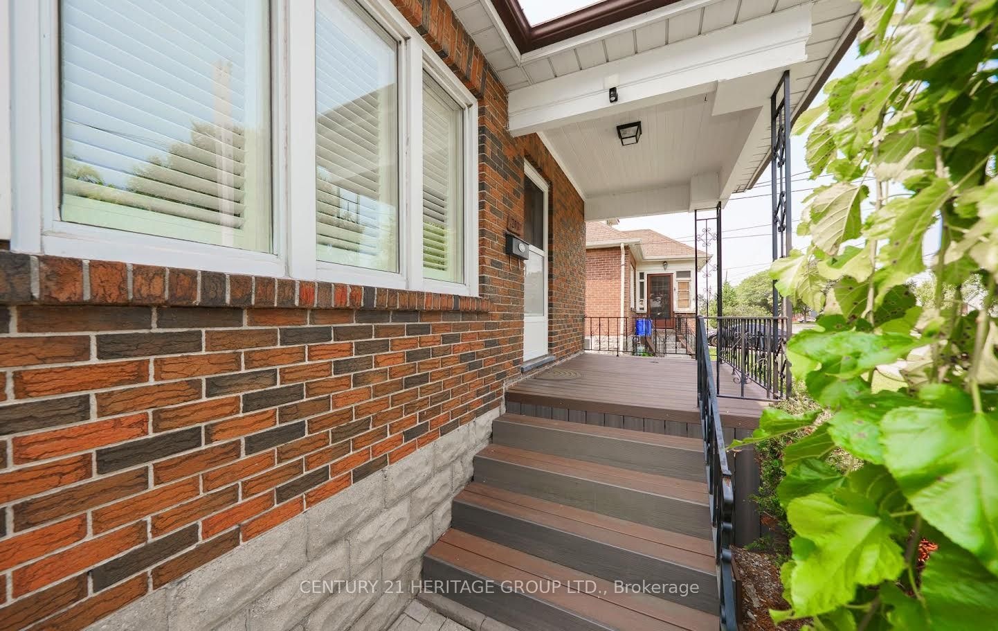 203 Hibbert Avenue, Oshawa, ON, L1J 1V4 - 3