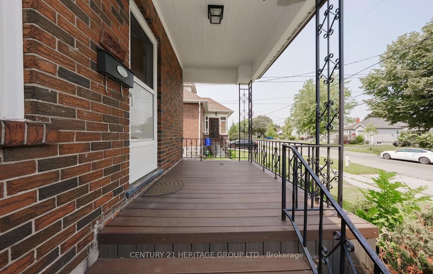 203 Hibbert Avenue, Oshawa, ON, L1J 1V4 - 2