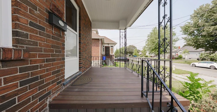 203 Hibbert Avenue, Oshawa, ON, L1J 1V4 - 2