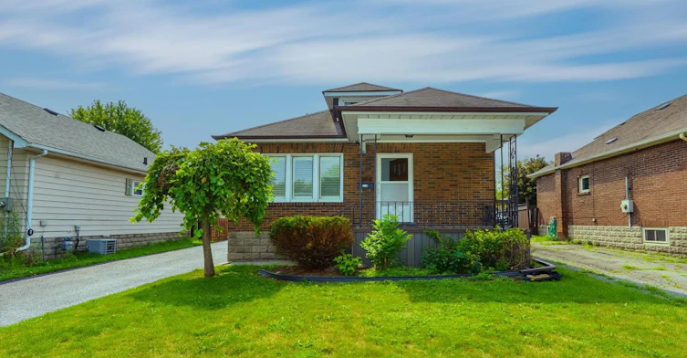 203 Hibbert Avenue, Oshawa, ON, L1J 1V4