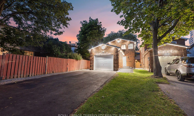 1013 Albacore Manor
