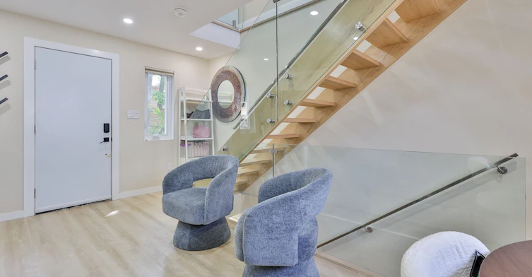 Laneway-199 Beech Avenue, Toronto, ON, M4E 3H8 - 14