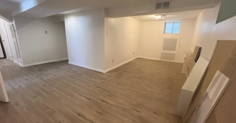 Lower-202 Heward Avenue, Toronto, ON, M4M 2T7 - 4