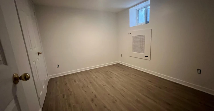 Lower-202 Heward Avenue, Toronto, ON, M4M 2T7 - 12